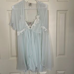 Jonquil baby doll and matching robe